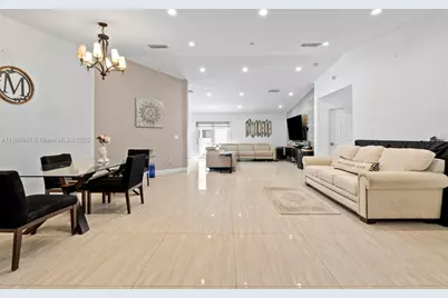 16898 Crestview Ln, Weston, FL 33326 - Photo 1