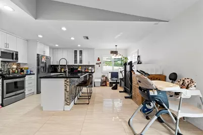 16898 Crestview Ln, Weston, FL 33326 - Photo 21
