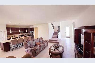2647 E Lake Point Dr, Kissimmee, FL 34744 - Photo 19