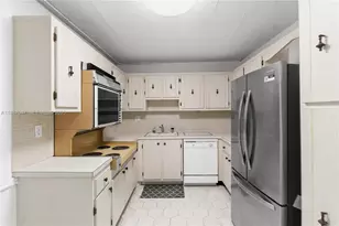 2780 NE 183rd St, Aventura, FL 33160 - Photo 19