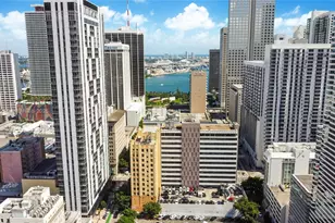 151 SE 1st St, Miami, FL 33131 - Photo 13