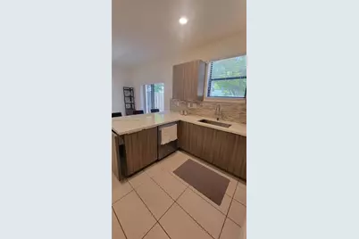 8860 NW 103rd Path, Doral, FL 33178 - Photo 17