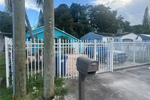 390 NE 166th St, Miami, FL 33162 - Photo 11