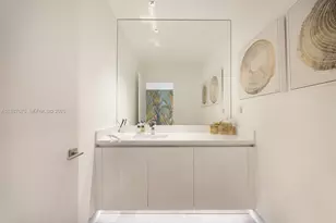 801 South Pointe Dr, Miami Beach, FL 33139 - Photo 17