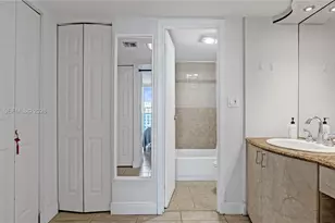100 Bayview Dr, Sunny Isles Beach, FL 33160 - Photo 31