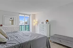 100 Bayview Dr, Sunny Isles Beach, FL 33160 - Photo 27
