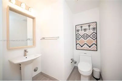 1300 Brickell Bay Dr #1601, Miami, FL 33131 - Photo 9