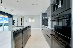 1451 Brickell Ave, Miami, FL 33131 - Photo 15