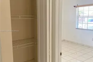 1011 NW 33rd Ave, Miami, FL 33125 - Photo 5