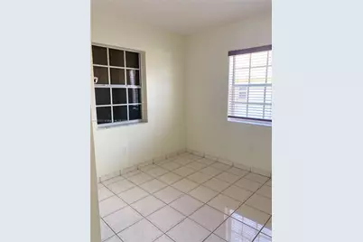 1011 NW 33rd Ave, Miami, FL 33125 - Photo 9