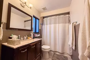 6630 Charleston St, Hollywood, FL 33024 - Photo 9