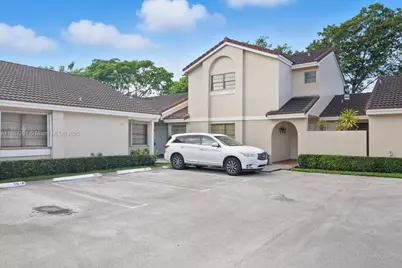 17270 NW 60th Ct, Hialeah, FL 33015 - Photo 3