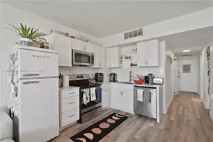 801 Brickell Bay Dr, Miami, FL 33131 - Photo 7