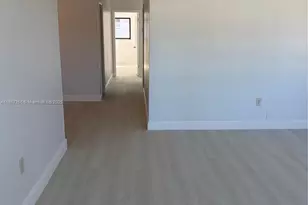 220 SW 7th St, Boca Raton, FL 33432 - Photo 7