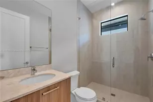 8217 NW 46th St, Doral, FL 33166 - Photo 27