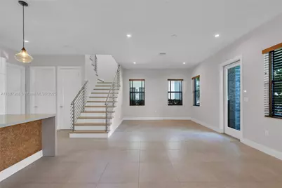 8217 NW 46th St, Doral, FL 33166 - Photo 11