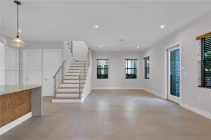 8217 NW 46th St, Doral, FL 33166 - Photo 11