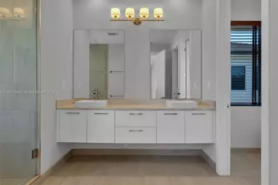 8217 NW 46th St, Doral, FL 33166 - Photo 17