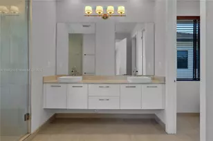 8217 NW 46th St, Doral, FL 33166 - Photo 17