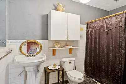 469 NW 69th St, Miami, FL 33150 - Photo 17