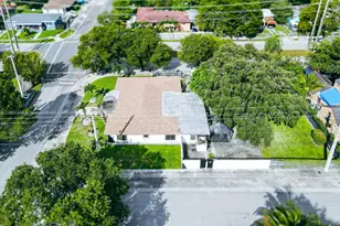 469 NW 69th St, Miami, FL 33150 - Photo 31
