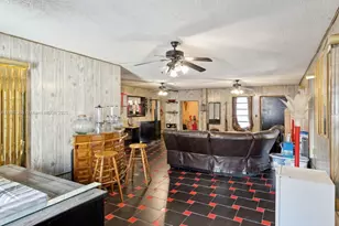 469 NW 69th St, Miami, FL 33150 - Photo 13