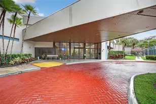1100 Colony Point Cir, Pembroke Pines, FL 33026 - Photo 37