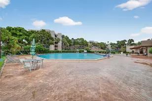 1100 Colony Point Cir, Pembroke Pines, FL 33026 - Photo 35