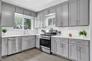 9021 SW 197th St, Cutler Bay, FL 33157 - Photo 9