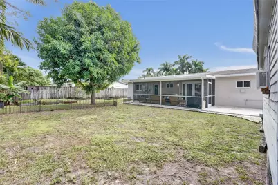 9021 SW 197th St, Cutler Bay, FL 33157 - Photo 25