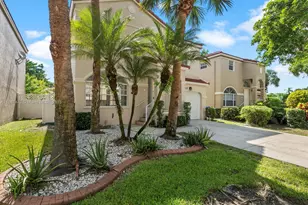 417 NW 87th Ln, Coral Springs, FL 33071 - Photo 3