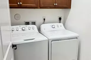 3214 W 97th St, Hialeah, FL 33018 - Photo 17