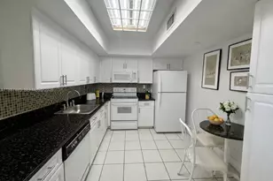 19195 NE 36th Ct, Aventura, FL 33180 - Photo 3