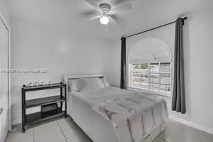 3251 W 70th St, Hialeah, FL 33018 - Photo 23