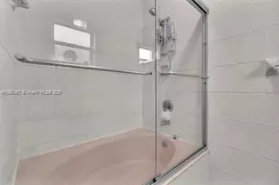 3251 W 70th St, Hialeah, FL 33018 - Photo 21