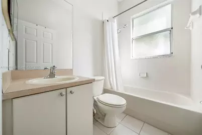 2111 SE 14th Cir, Homestead, FL 33035 - Photo 9