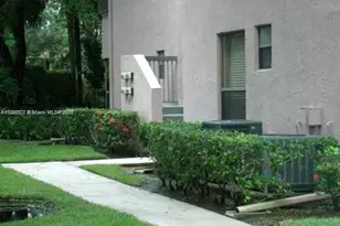 3929 N Carambola Cir N, Coconut Creek, FL 33066 - Photo 3