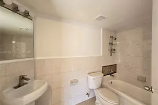 637 SW 3rd St, Miami, FL 33130 - Photo 9