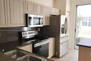 9166 NW 40th Pl, Sunrise, FL 33351 - Photo 5