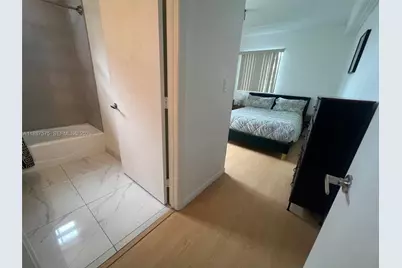 185 SE 14th Ter #910, Miami, FL 33131 - Photo 5