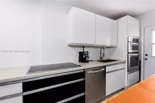 525 Meridian Ave, Miami Beach, FL 33139 - Photo 5