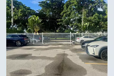 2000 NE 135th St #403, North Miami, FL 33181 - Photo 21