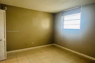 2000 NE 135th St, North Miami, FL 33181 - Photo 9