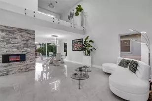 612 SW 179th Ave, Pembroke Pines, FL 33029 - Photo 5