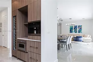 1830 Meadows Dr, Davie, FL 33324 - Photo 9