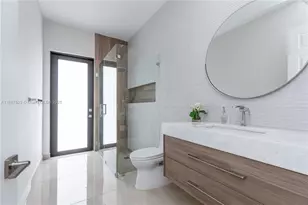 1830 Meadows Dr, Davie, FL 33324 - Photo 23