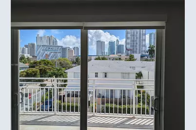 498 SW 2 #302, Miami, FL 33130 - Photo 13