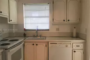 581 Blue Heron Dr, Hallandale Beach, FL 33009 - Photo 9