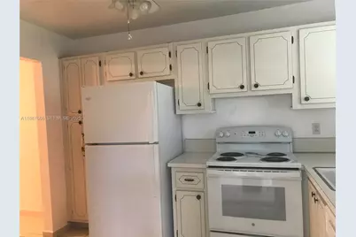 581 Blue Heron Dr #122-B, Hallandale Beach, FL 33009 - Photo 11