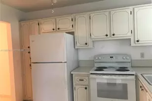 581 Blue Heron Dr, Hallandale Beach, FL 33009 - Photo 11